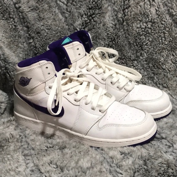 Nike Other - Air Jordan Big Kid Girls 1 Retro High GG Sneakers 332148 Sz 7Y White/Purple​​​​​
